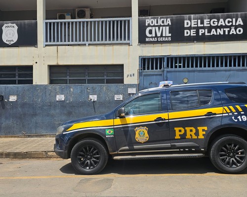 PRF prende foragido da Justiça por homicídio qualificado na BR-365, em Patos de Minas