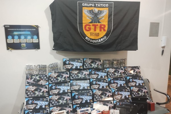 Polícia Militar Rodoviária aborda ônibus e apreende grande quantidade de mercadorias irregulares