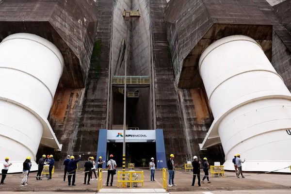 Diretor brasileiro de Itaipu garante tarifa reduzida em 2027