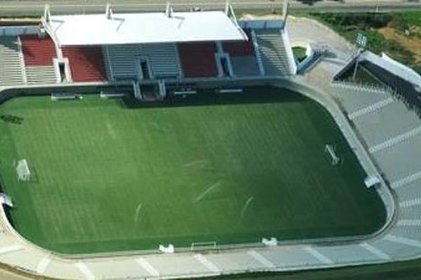 Empresário de Patos de Minas oficializa oferta de construção de novo estádio para a URT 