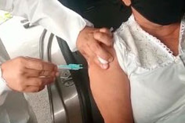 Criminosos aproveitam vacinação da Covid-19 para criar novos golpes e Prefeitura faz alerta