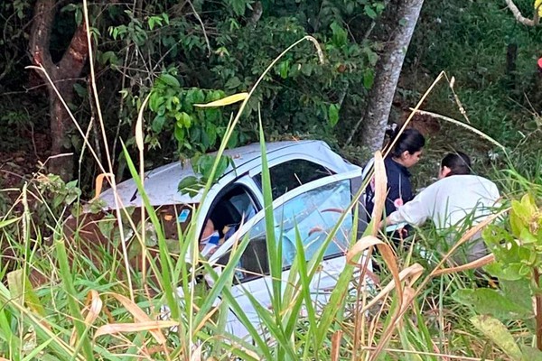 Chuva deixa asfalto escorregadio e acidentes se multiplicam em Patos de Minas