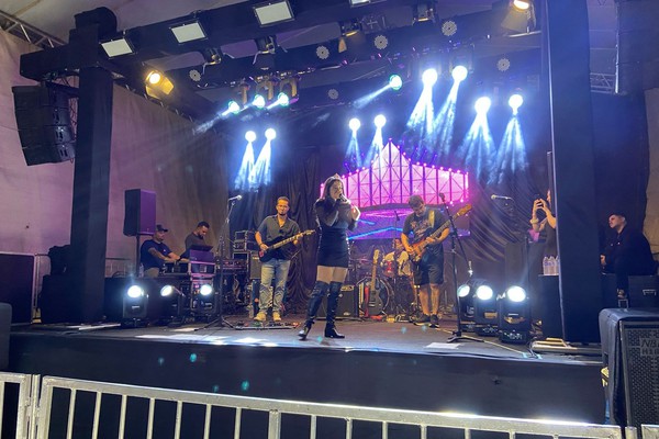 Banda Overdrive leva rock internacional para a Vila Unipam