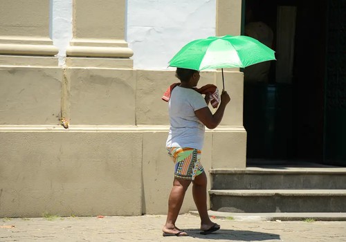 Onda de calor atinge grande parte do país nesta terça-feira