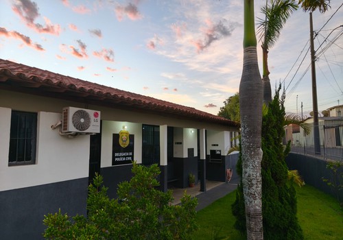 Homem é indiciado por agredir, ameaçar e manter companheiro em cárcere privado em Rio Paranaíba