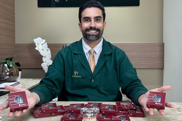 Até 40% em 40x no carnê da Clínica. Seu Sorriso Transformado. 10 vagas para quem precisa de Implantes