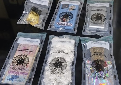 PM prende acusado de vender drogas pelo whatsapp com mais de 100 papelotes de cocaína