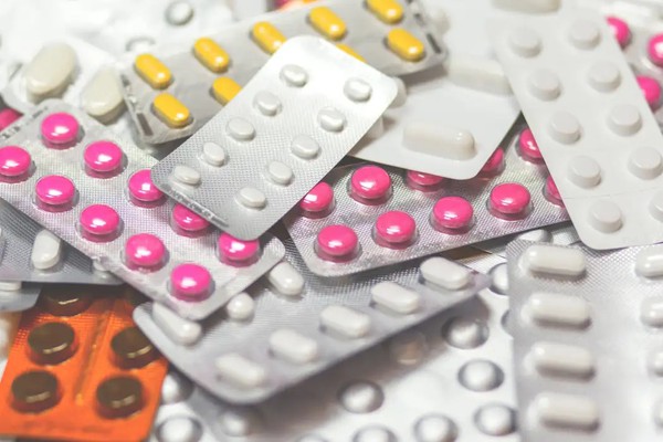 Anvisa proíbe lotes de medicamento para tratar câncer