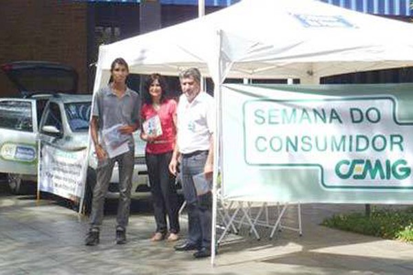 Cemig realiza ações pelo Dia do Consumidor em Patos de Minas