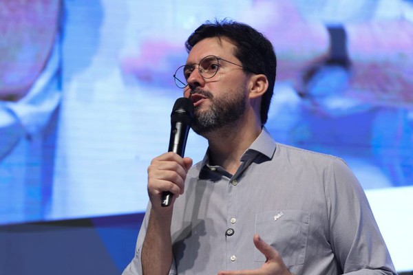 Sem confiar em Cleitinho, Republicanos deve lançar Falcão para o Governo de Minas