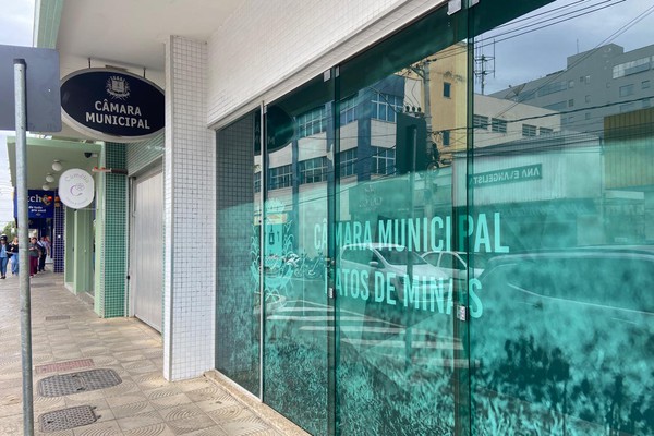 Vereadores conseguem assinaturas e Câmara abre CPI para apurar denúncias contra ex-secretária de Saúde