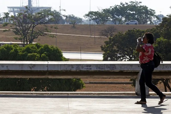 Inmet emite alerta laranja de seca em 12 estados e o DF