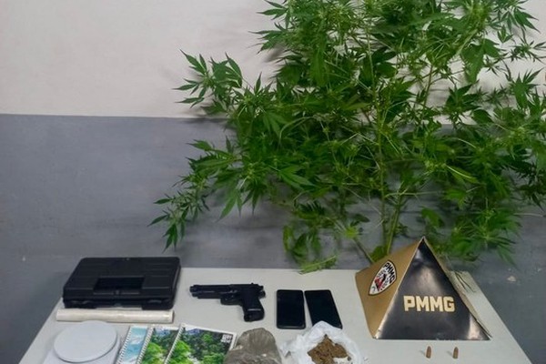 Adolescente de apenas 17 anos é flagrado com grande quantidade de drogas e anotações de tráfico