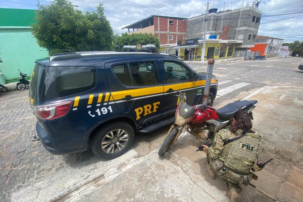 Homens da PRF de Patos de Minas reforçam operação para conter onda de ataques no Rio Grande do Norte