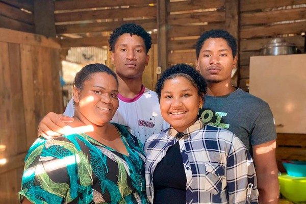 A história de fé e  superação de uma adolescente patense “que esteve nas últimas” por causa da leucemia