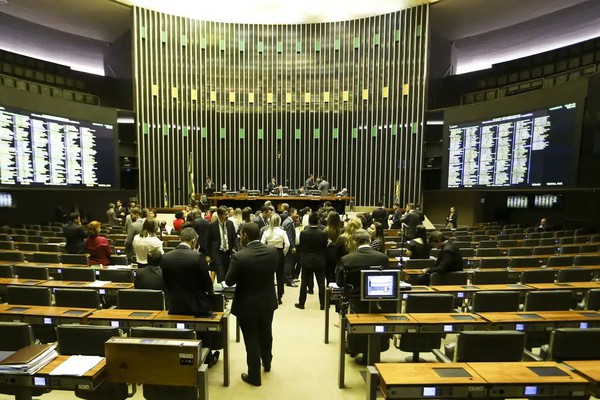 Câmara pode votar urgência para aumentar número de deputados federais
