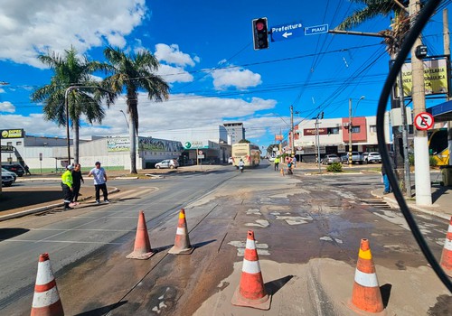 Novos radares vão flagrar e multar condutores que avançam sinal em Patos de Minas; veja os locais