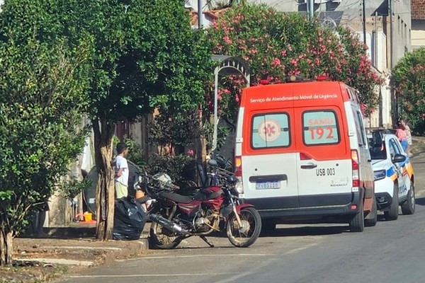 Desentendimento familiar termina com mulher presa por jogar água quente com miojo na filha