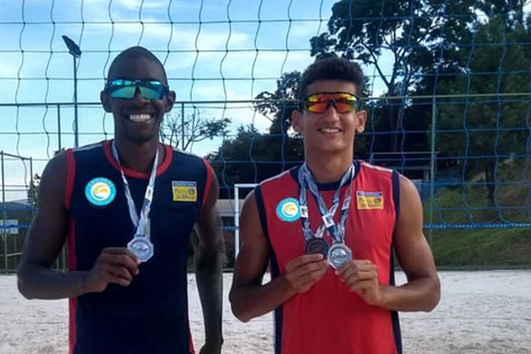 Atletas de vôlei de praia de Patos de Minas conquistam 2º lugar em prévia do Mineiro 