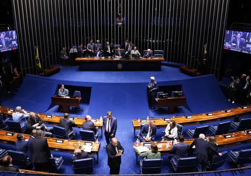 Alcolumbre trava tramitação da PEC do fim da 6x1 no Senado