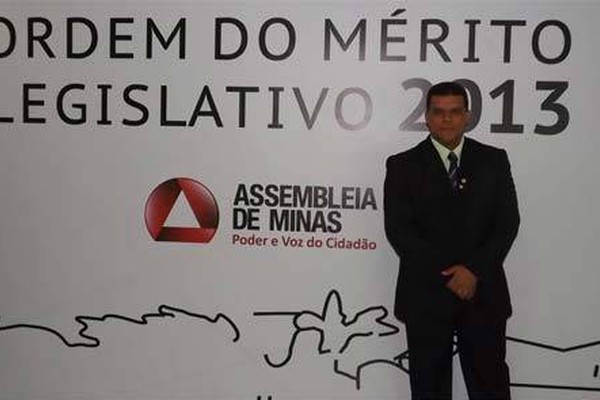 Vereador de Patos de Minas recebe medalha na Assembleia de Minas