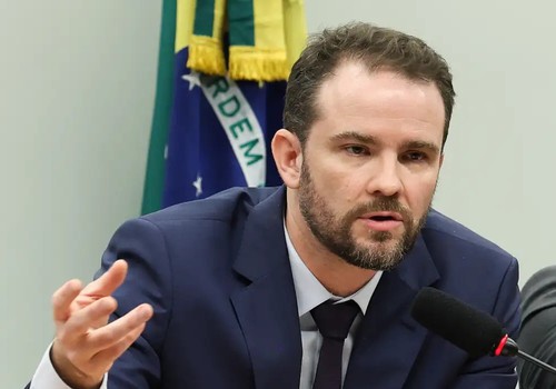 Durigan diz que aumento da dívida decorre dos juros, não dos gastos