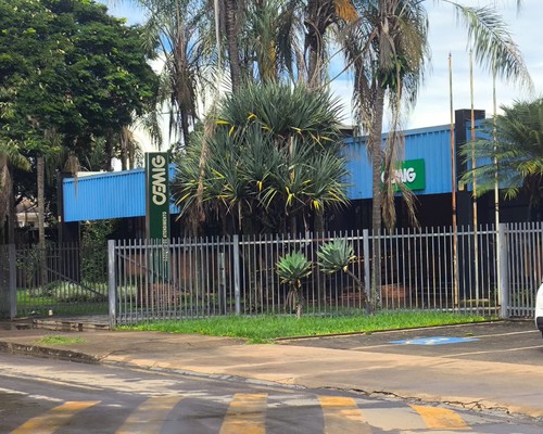 Cliente em busca de religação de energia xinga e ameaça atendente da CEMIG e acaba na delegacia