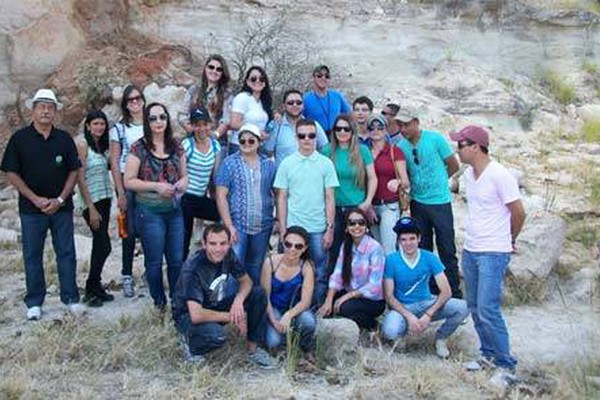 Alunos da FPM visitam Museu Paleontológico e Complexo do Barreiro em Araxá