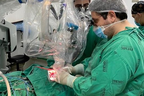 Hospital Regional de Patos de Minas realiza primeira cirurgia de aneurisma por microscopia