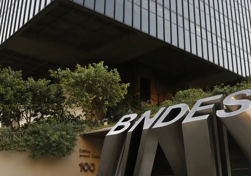 BNDES abre concurso com 150 vagas e salário de R$ 20,9 mil