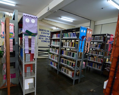 Feira em Patos de Minas vai permitir que leitores troquem livros na Biblioteca João XXIII