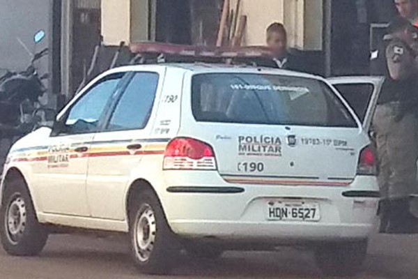 Assaltantes rendem funcionários de lotérica e levam mais de R$10 mil em Patos de Minas