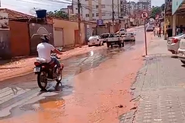 Rompimento de adutora da Copasa compromete abastecimento em mais de 30 bairros de Patos de Minas