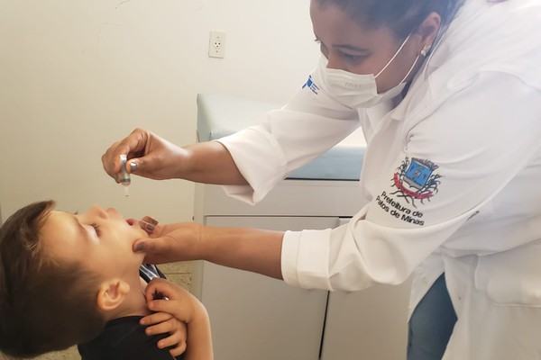 Com ameaça real, Patos de Minas falta vacinar mais de 6 mil crianças contra paralisia infantil