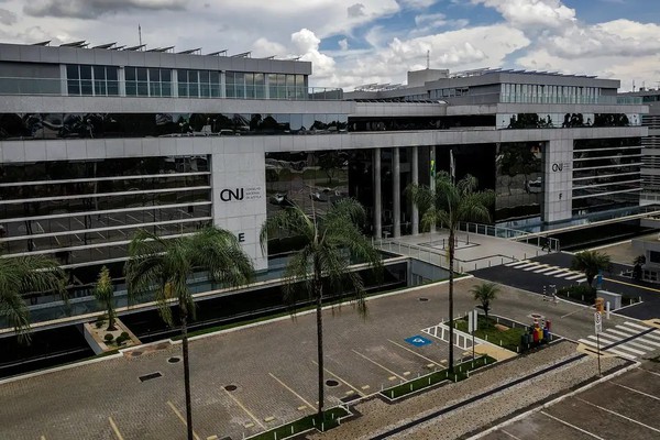 CNJ acaba com aposentadoria compulsória como punição máxima para juiz