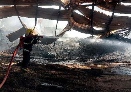 Incêndio de grandes proporções destrói setor de beneficiamento de café em fazenda de Patrocínio