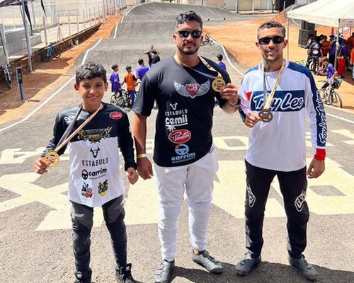 Pilotos patenses fazem bonito na abertura do Campeonato Mineiro de Bicicross