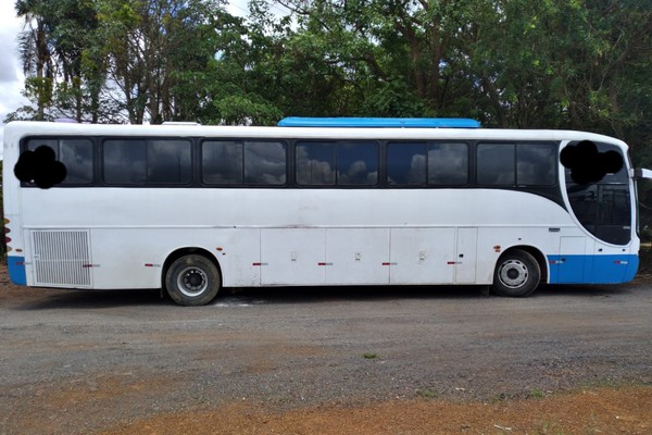Polícia Militar Rodoviária flagra na BR352 ônibus transportando irregularmente 42 passageiros