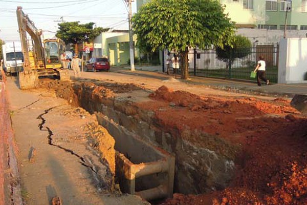 Construção de rede de esgoto pela Copasa vai interditar a rua Major Gote nos próximos dias