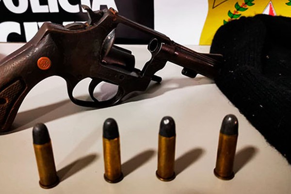PC cumpre ordem judicial e prende homem com arma e munição em Patos de Minas