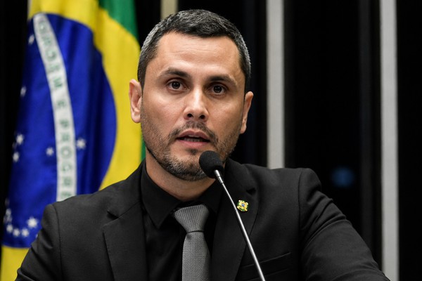 Cleitinho convoca coletiva para esclarecer impasse sobre candidatura ao Governo de Minas
