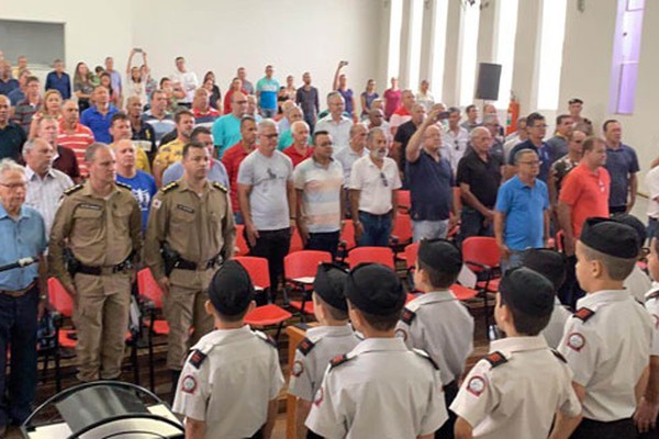 Comandante da 10ª RPM se reúne com Veteranos da Polícia Militar em Patos de Minas