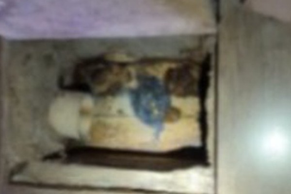 PM encontra droga em caixa de esgoto e prende homem por tráfico de drogas em Patos de Minas
