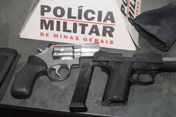 Três armas de fogo são apreendidas pela Polícia Militar durante o fim de semana