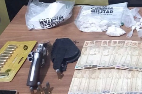 PM prende trio e apreende grande quantidade de drogas, arma e munições em Guarda dos Ferreiros