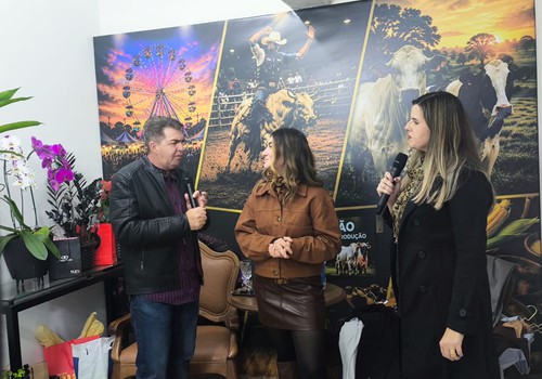Proprietárias da Rovan Outlet destacam na Fenamilho 2026 peças exclusivas e modernas; veja ao vivo
