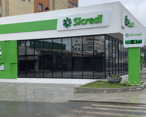 Sicredi está em novo endereço em Patos de Minas