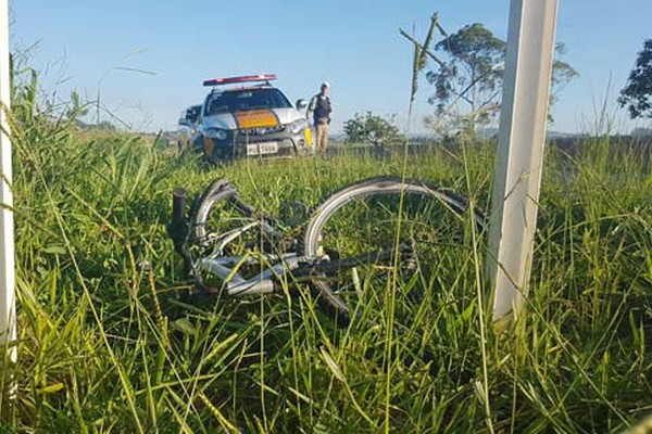 Ciclista é encontrado morto na BR 354 após ser atropelado por veículo que fugiu do local