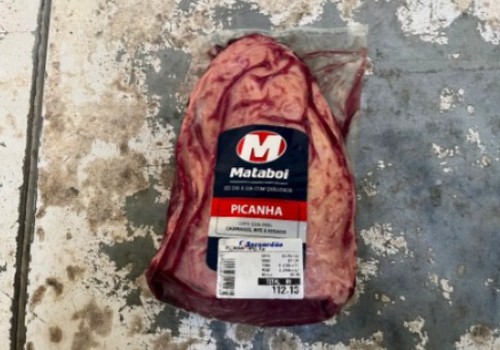 Homem é preso em hipermercado após esconder sabonete, bife ancho e picanha dentro da calça
