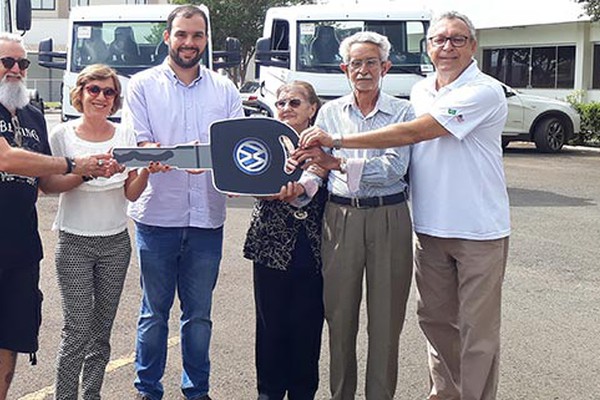 Líder em vendas na região, Autopatos entrega nova frota de caminhões à Palco Locação